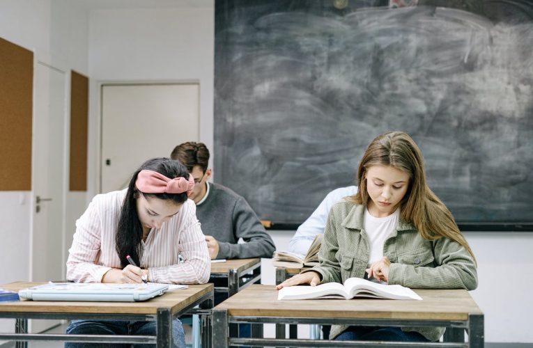 Wirtschafts- und Verbraucherbildung: Interaktive Spiele zum Umgang mit Geld