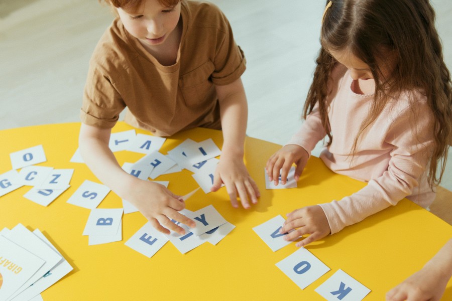 Didaktische Spiele für Grundschulkinder